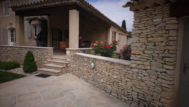 Agrandissement d'une maison individuelle - Création et aménagement d'une cuisine à Saint Cannat